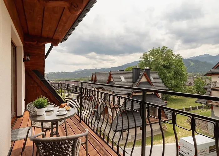Premium s Salwatoriańska Mountain View By Renters Prestige